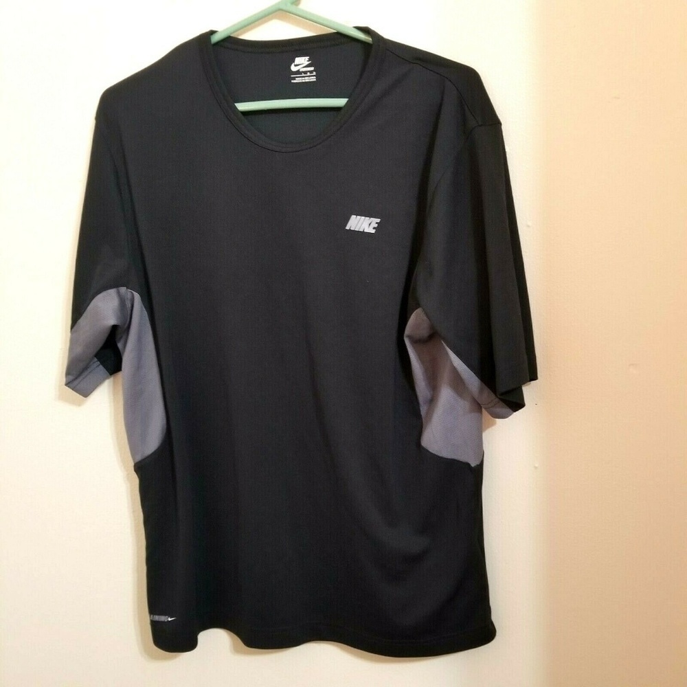 Nike Sportswear Black Gray Shirt Size L F17E - Picture 1 of 4
